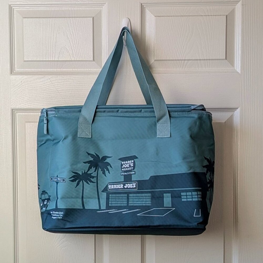 💙 Trader Joe’s large Dusty Blue Insulated Bag- New w/ Tag - Picture 5 of 7